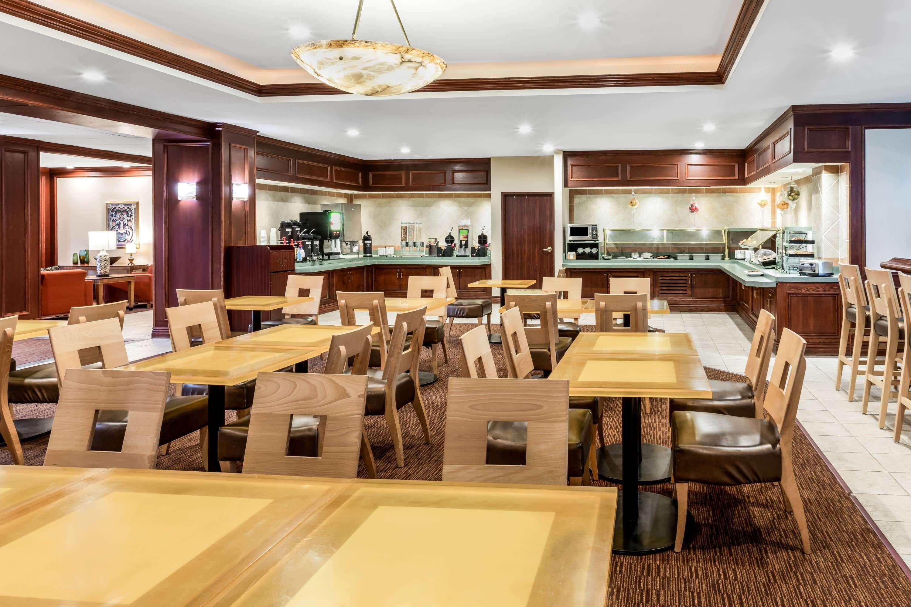 La Quinta By Wyndham Madison American Center Extérieur photo