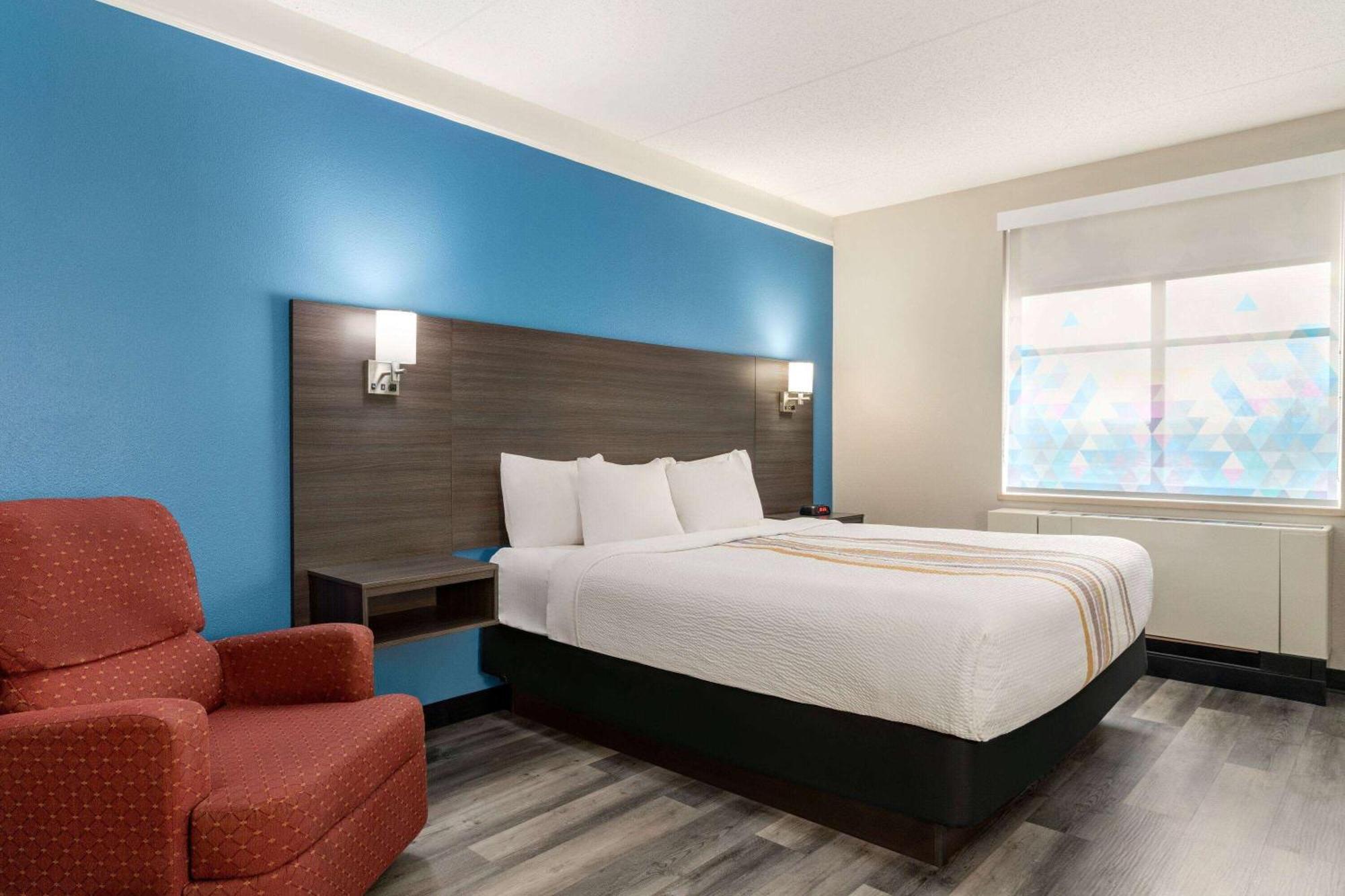 La Quinta By Wyndham Madison American Center Extérieur photo