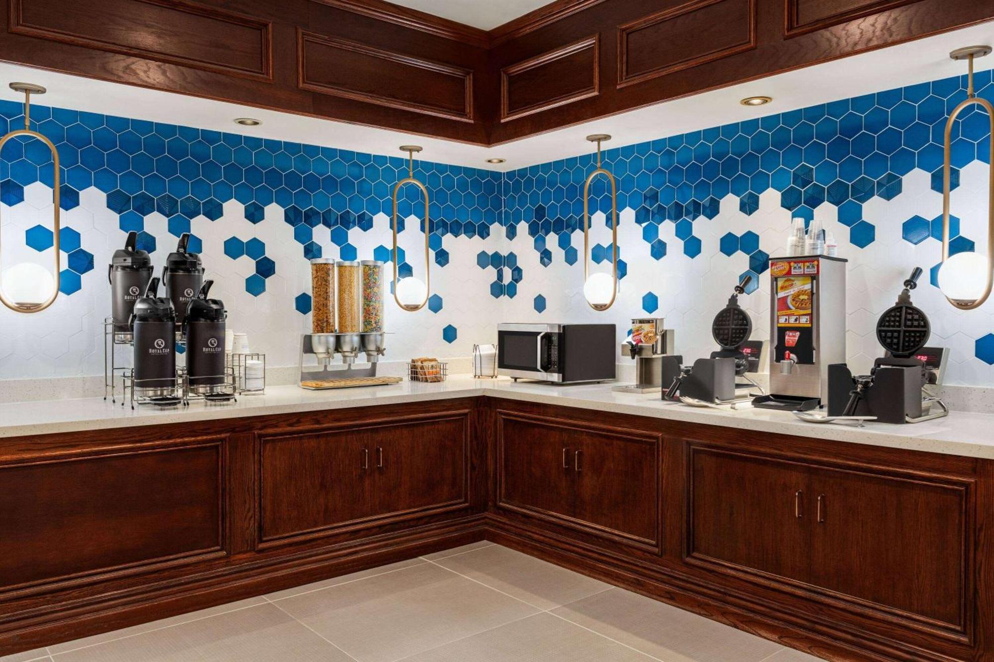 La Quinta By Wyndham Madison American Center Extérieur photo