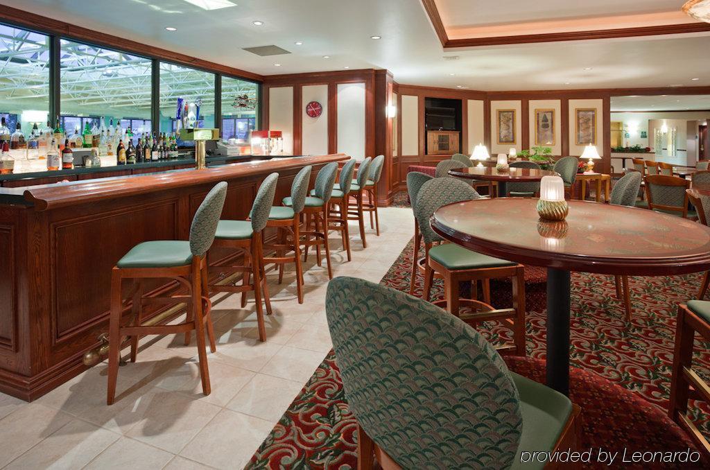La Quinta By Wyndham Madison American Center Restaurant photo